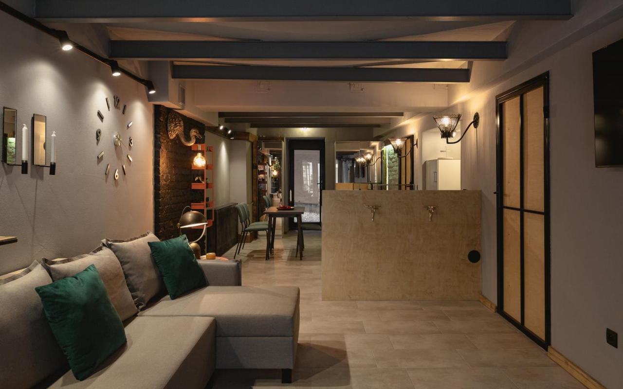 City Garage Apartment - Lwowska 9 วอร์ซอ ภายนอก รูปภาพ